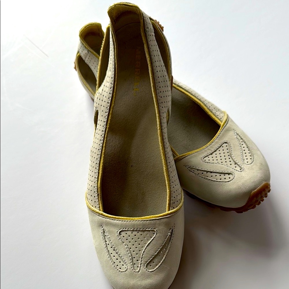 Merrell Leather Sport Flats with Perforated Design SZ10